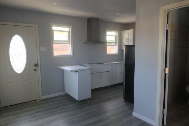 Foto del edificio - Studio Apartment Available. Watsonville, C...
