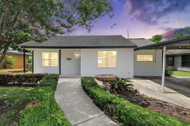 Building Photo - 3714 Florinda St