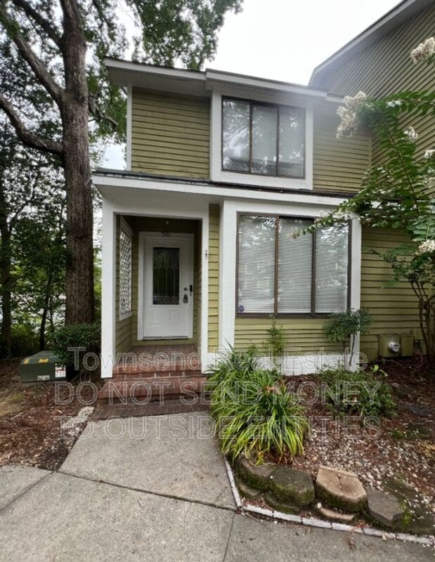 Building Photo - 501 Cypress Trace Dr