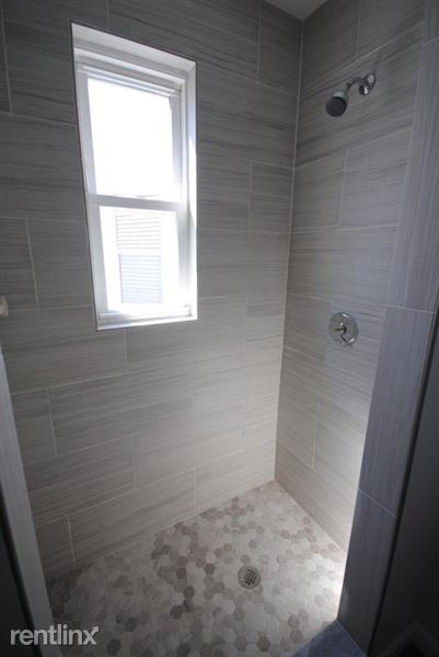 Building Photo - 15 Cawfield St