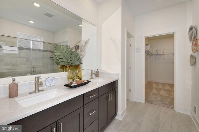 Foto del edificio - 34007 Givens Wy