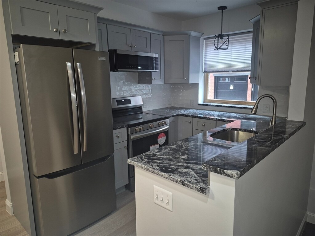 Foto principal - 209 Endicott St
