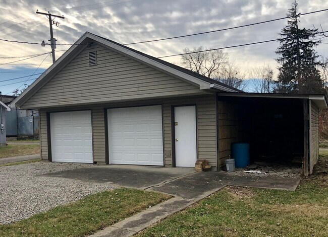 Building Photo - 429 Maple Ave