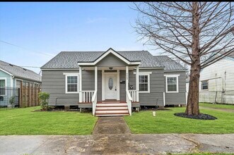 Building Photo - 5244 Leeland St