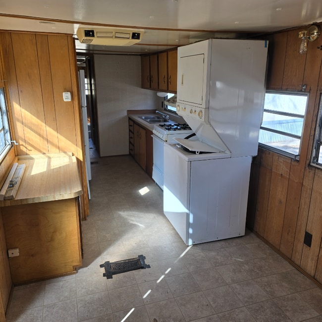 Building Photo - 1216 W Aztec Blvd