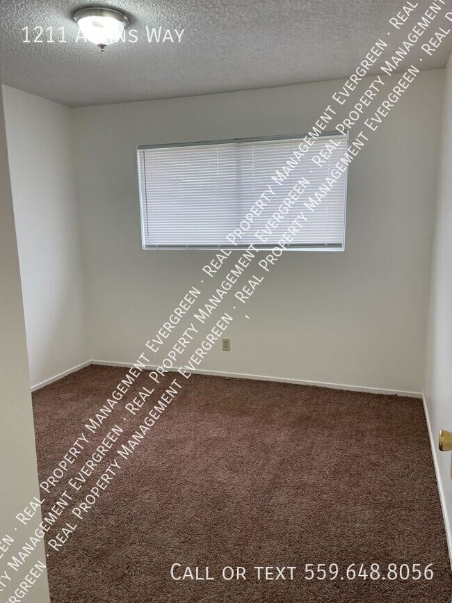 Foto del edificio - 1211 Atkins Way