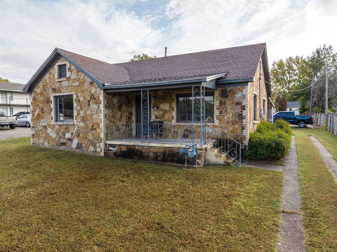 Foto principal - Freshly Updated 2 Bedroom House