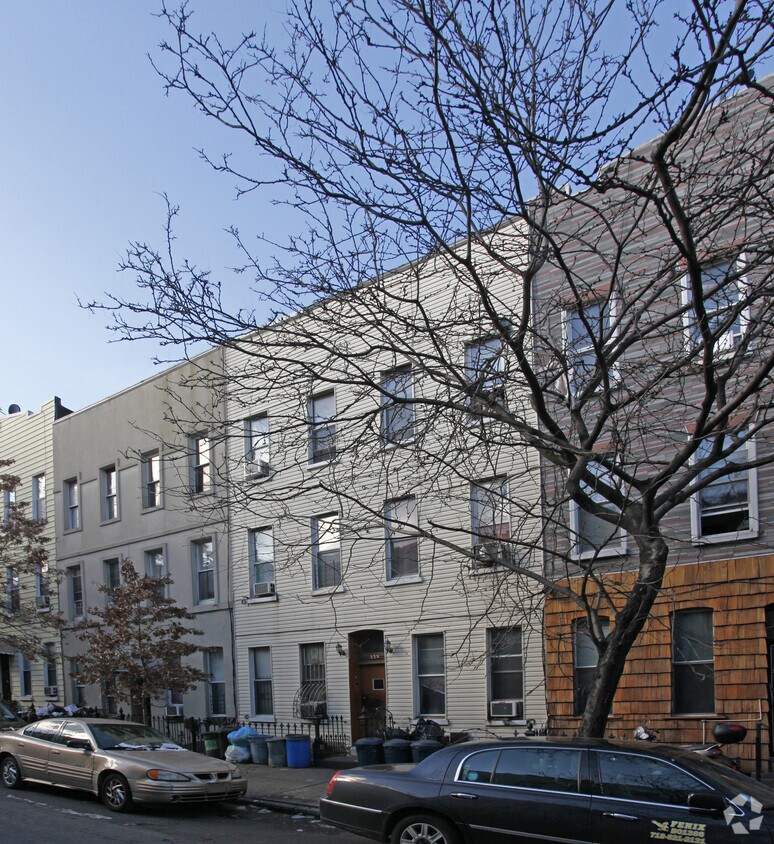 Foto principal - 229 Suydam St