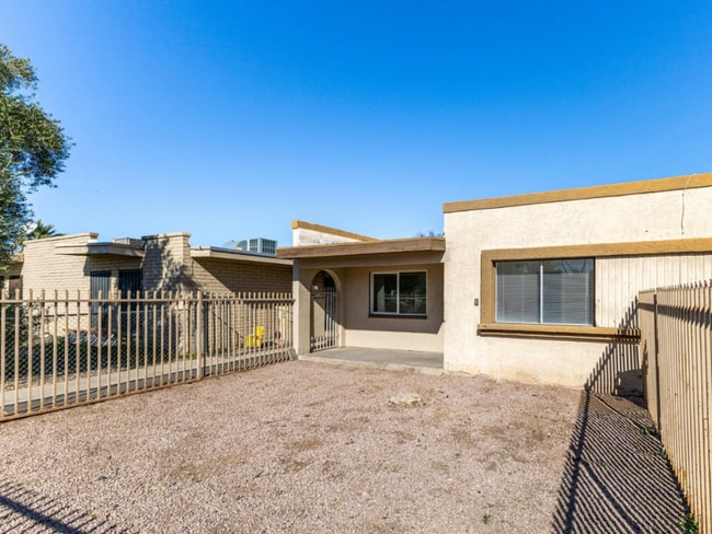 Building Photo - 6742 W Palmaire Ave