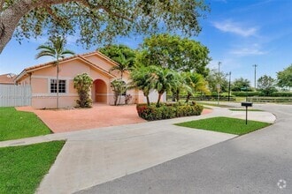 Building Photo - 8915 NW 164th St