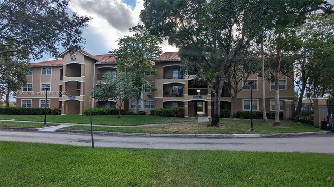 Building Photo - 160 SW 117th Ter