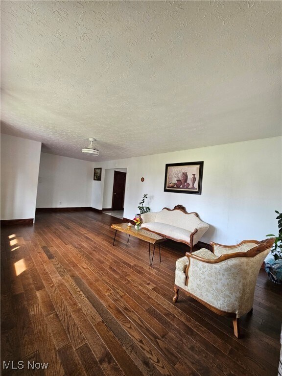 Foto del edificio - 33158 Lakeshore Blvd