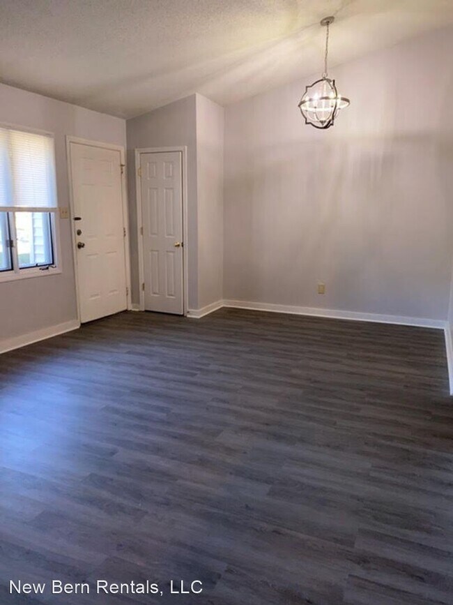 Building Photo - 2 br, 1 bath House - 7 A Mulberry Lane