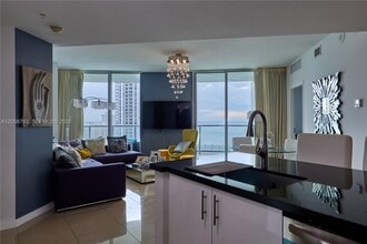 Building Photo - 300 S Biscayne Blvd