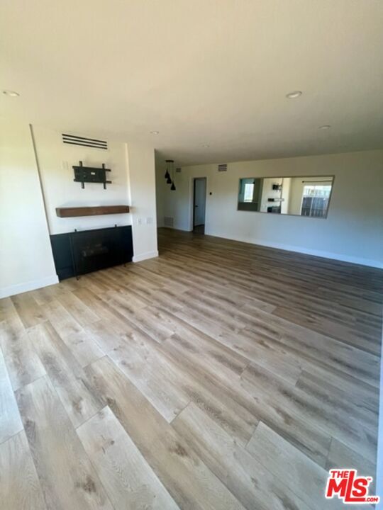 Foto principal - 31552 Agoura Rd