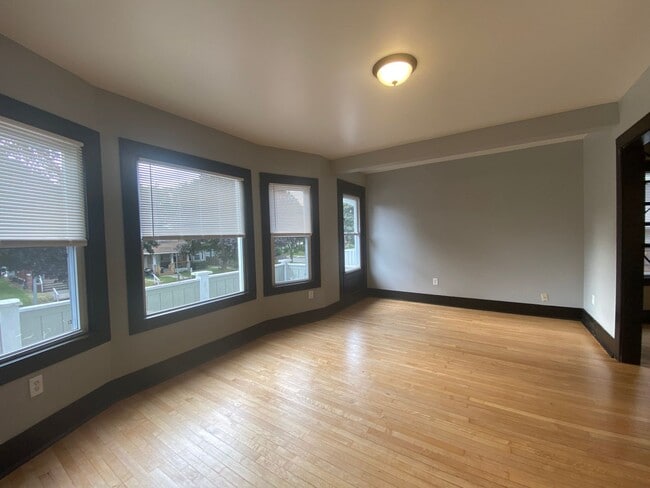 Building Photo - Maryland Upper near UWM