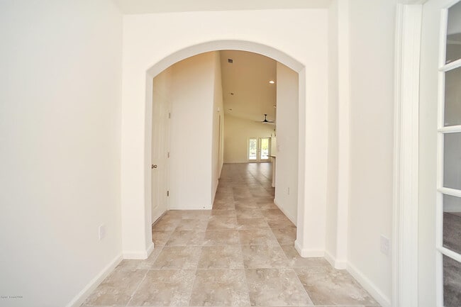 Building Photo - 1033 Musgrass Cir