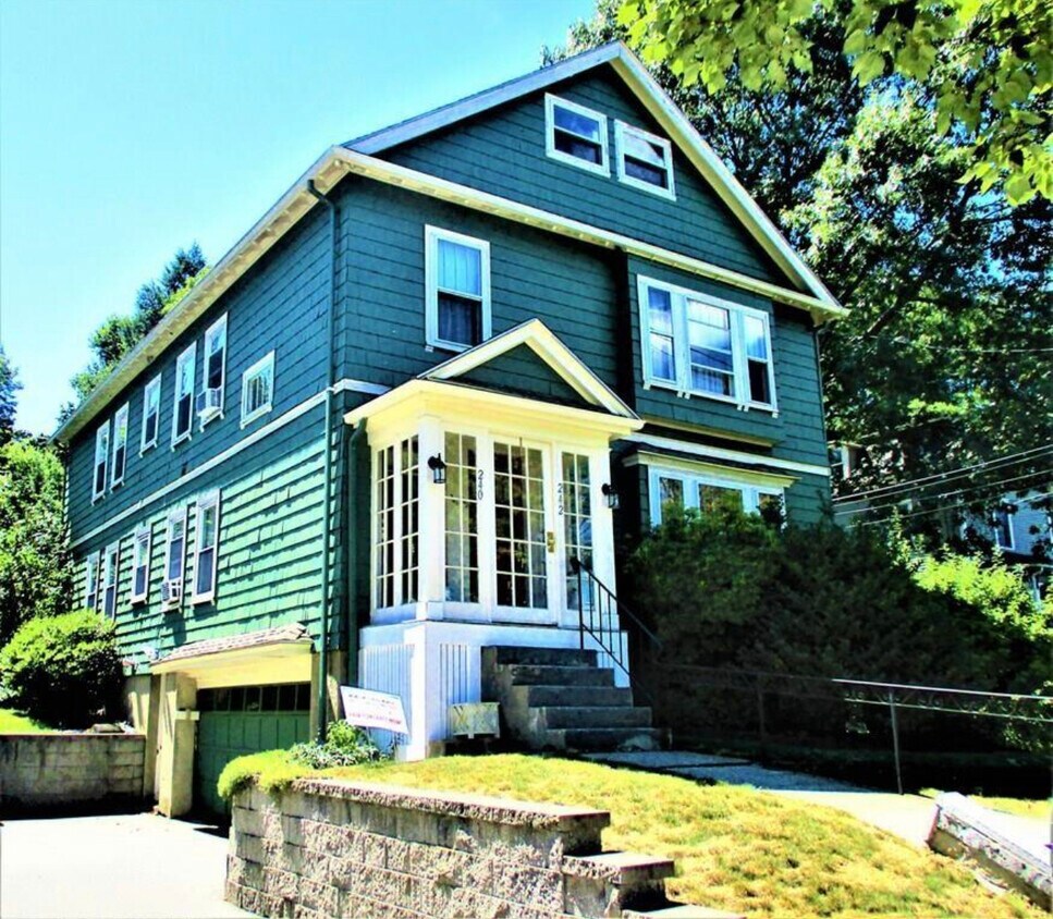 Primary Photo - 240 Tremont St
