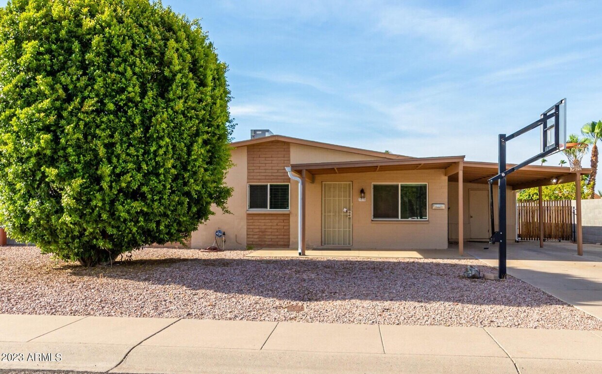 Primary Photo - 3038 E Corrine Dr