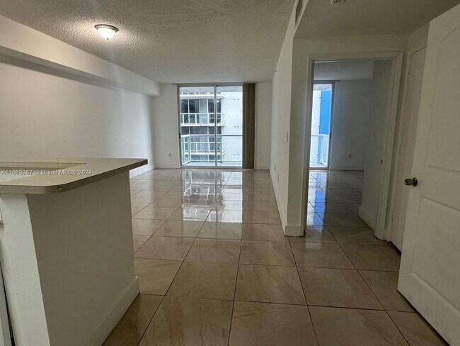 Foto del edificio - 5091 NW 7th St