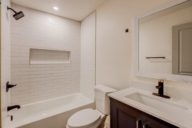 Building Photo - 2327 Fulton St