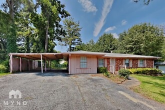 Building Photo - 5860 Ronnie Dr