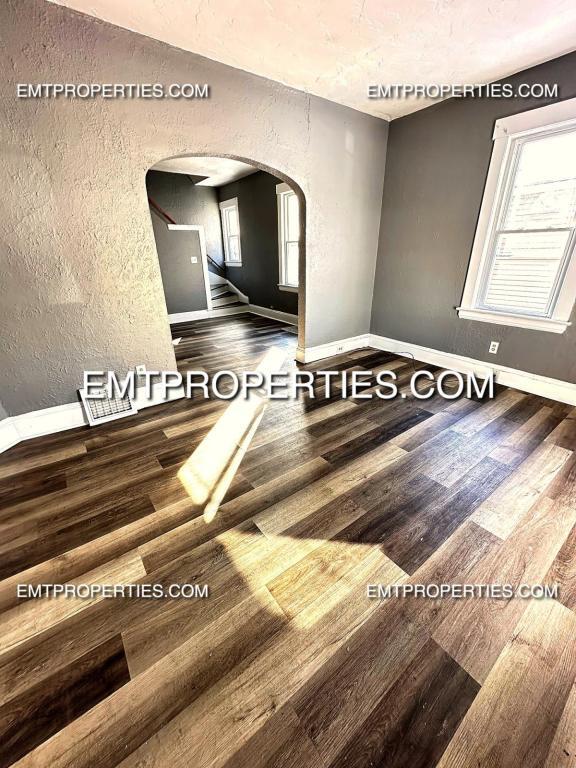 Foto del edificio - 809 W 10th St