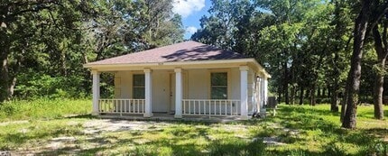 Building Photo - 1628 Shawnee Cir