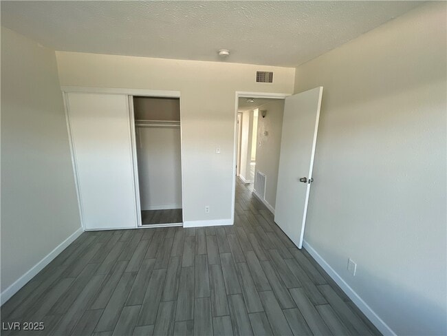Building Photo - 2107 Statz St