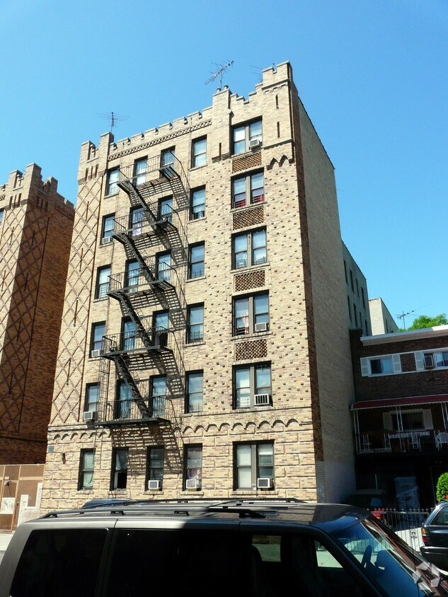 Building Photo - 1599 Watson Ave