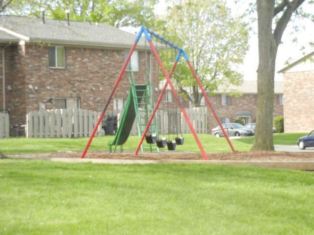 Primary Photo - Cedar Ridge Townhomes