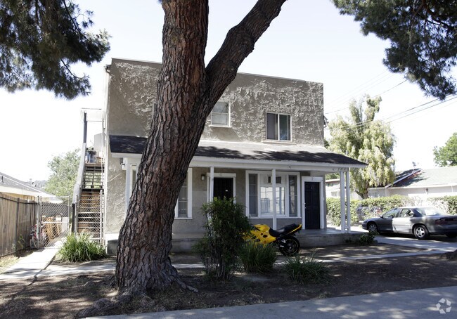 Building Photo - 1449 Laurel Ave
