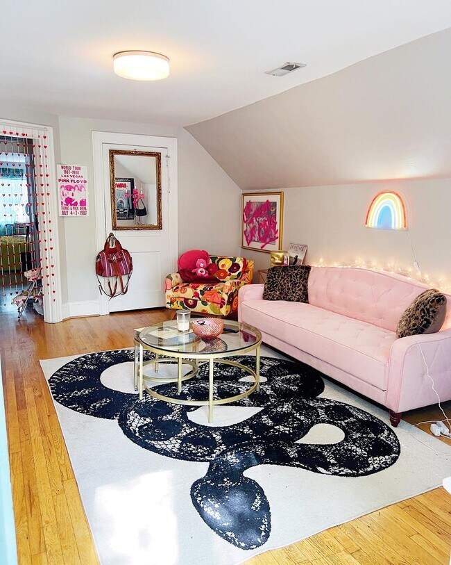 Foto del edificio - 800 E 3rd St