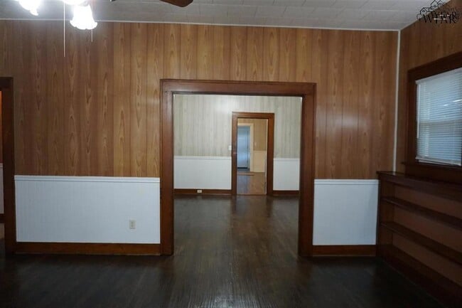 Building Photo - 1114 Monroe St