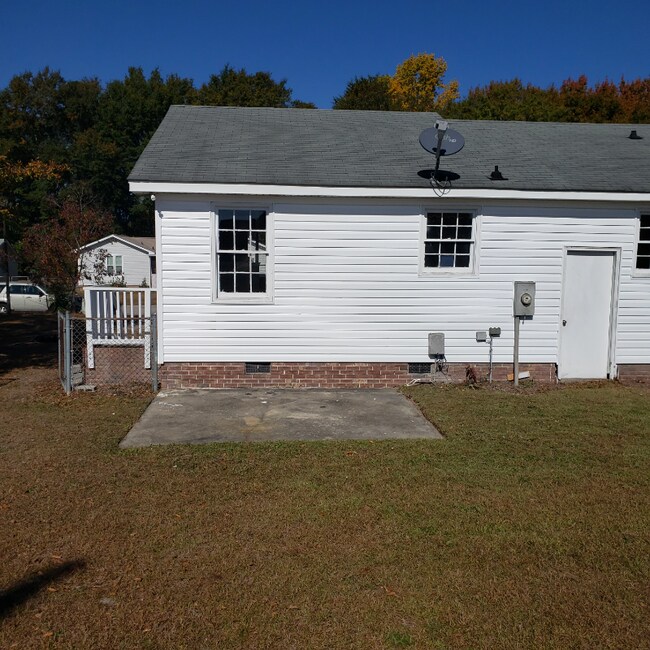 Foto del edificio - 119 Meadow Wood Dr