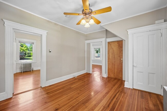 Building Photo - 76 Montague Pl