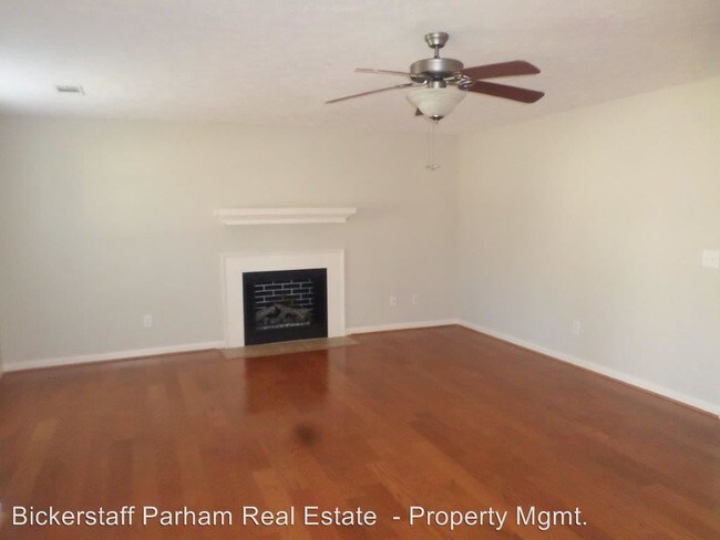 Foto del edificio - 5206 Village Way