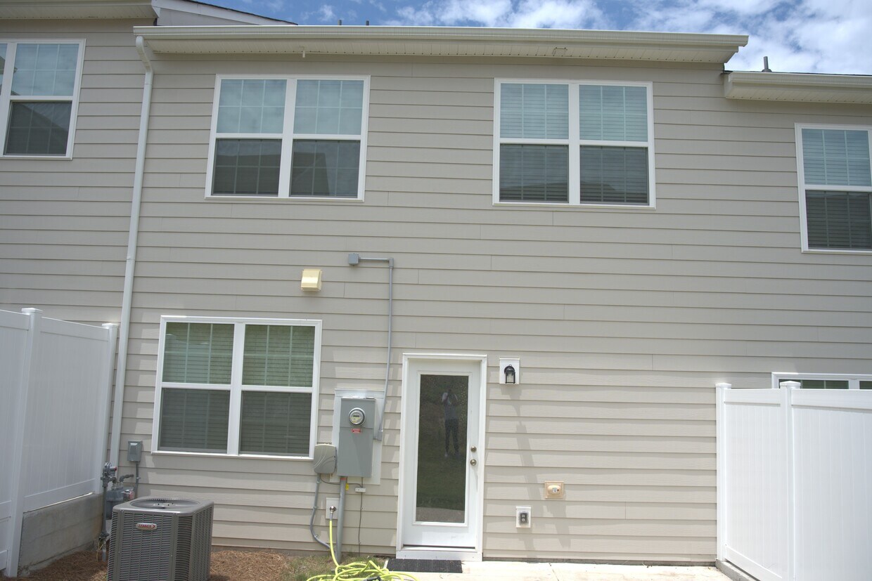 Foto del edificio - 6019 Chelsea Oaks Rdg