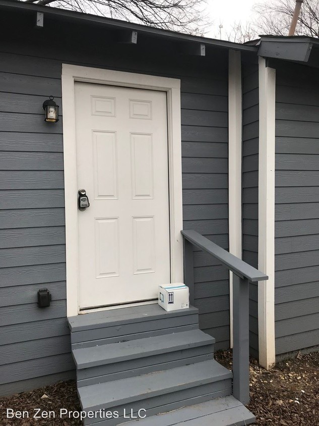 Primary Photo - 2 br, 2 bath Apartment - 512 Graham Ave