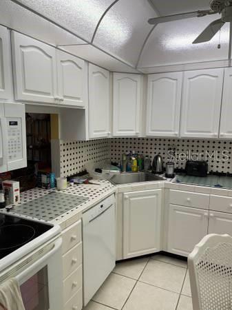 Building Photo - 2700 Coconut Bay Ln