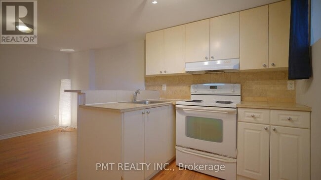 Building Photo - 37 Brookfield St