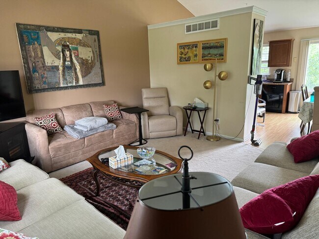 Foto del edificio - 8460 Barrington Dr