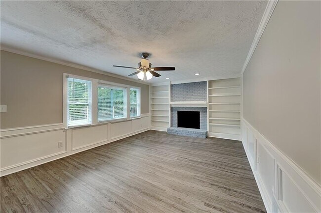 Building Photo - 205 Tawneywood Way
