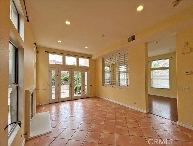 Building Photo - 2615 Davis Dr