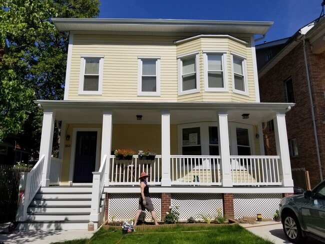 Building Photo - 353 Rugby Rd