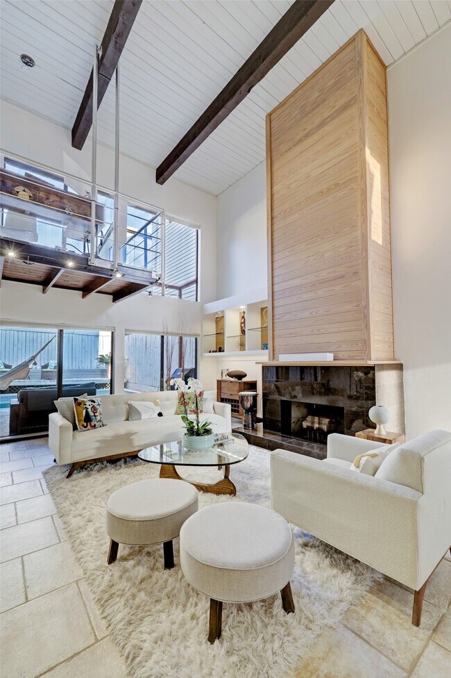 Foto del edificio - 2117 1/2 Hazard St