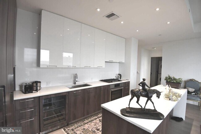 Foto del edificio - 1650 Silver Hill Dr