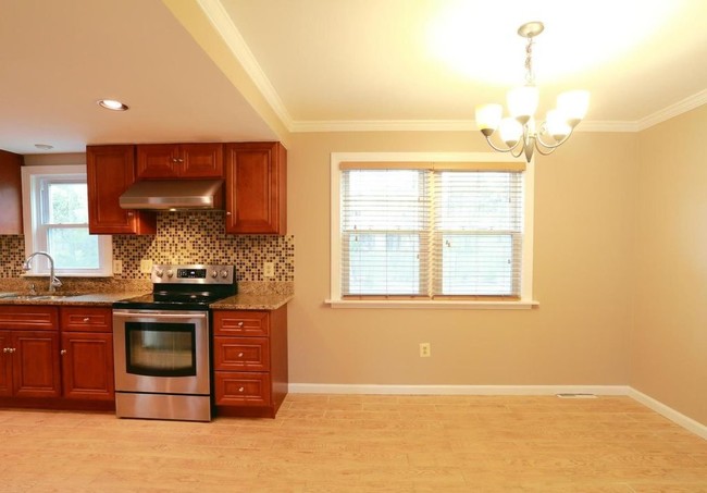 Building Photo - 8116 Bright Meadows Ln