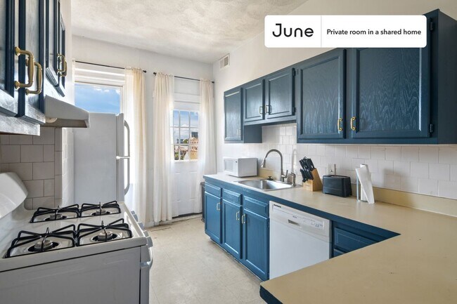 Foto del edificio - Room in Shared 4 bed/1 bath home in Allston