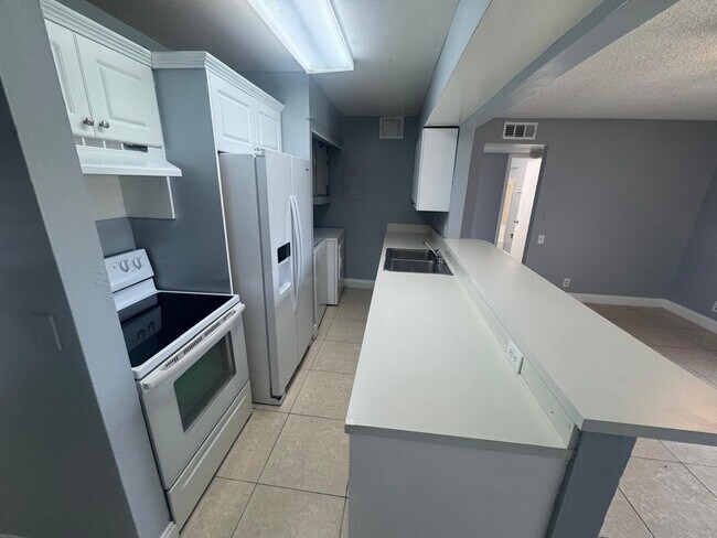 Foto del edificio - 4519 Treehouse Ln